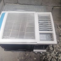 مكيف للبيع شغال عالفحص سعرة 175000 او بي مجال الرقم 07716151357