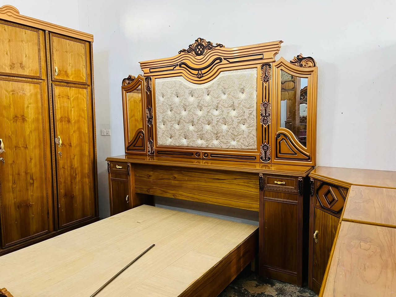 غرفة نوم • صاج عراقي • توصيل