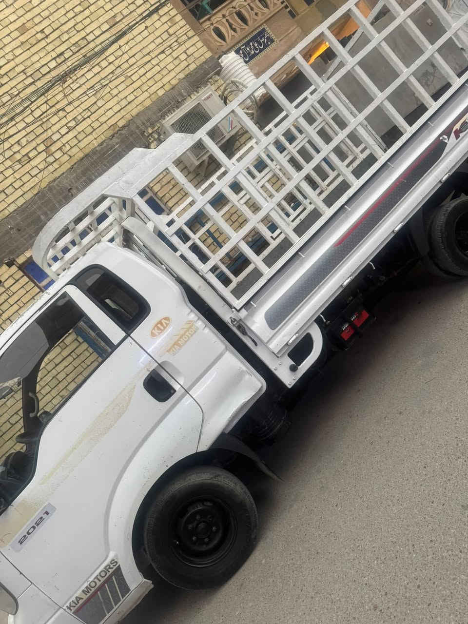 شاحنة • مديل ٢٠١٢ • قابل تفاوض