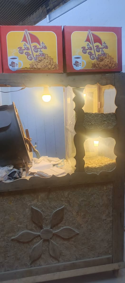 السلام عليكم مكينه حب و جام خانه لعرض الكرزات والجباس للبيع سعر 400 واتساب ***********
