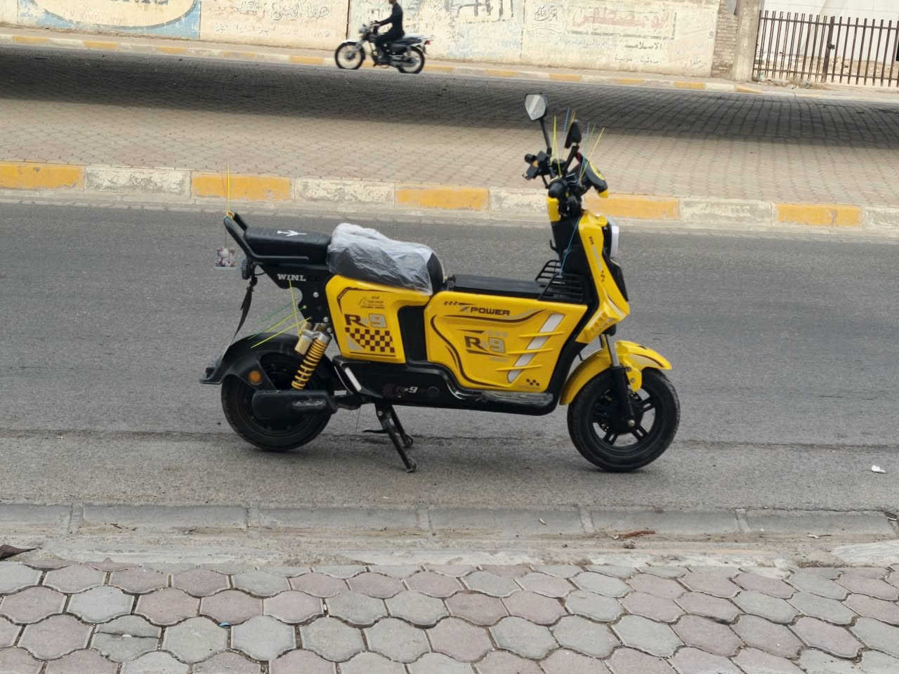 دراجه آر تسعه أم صندوق لبيع سعره 650بها مجال مكان كركوك
