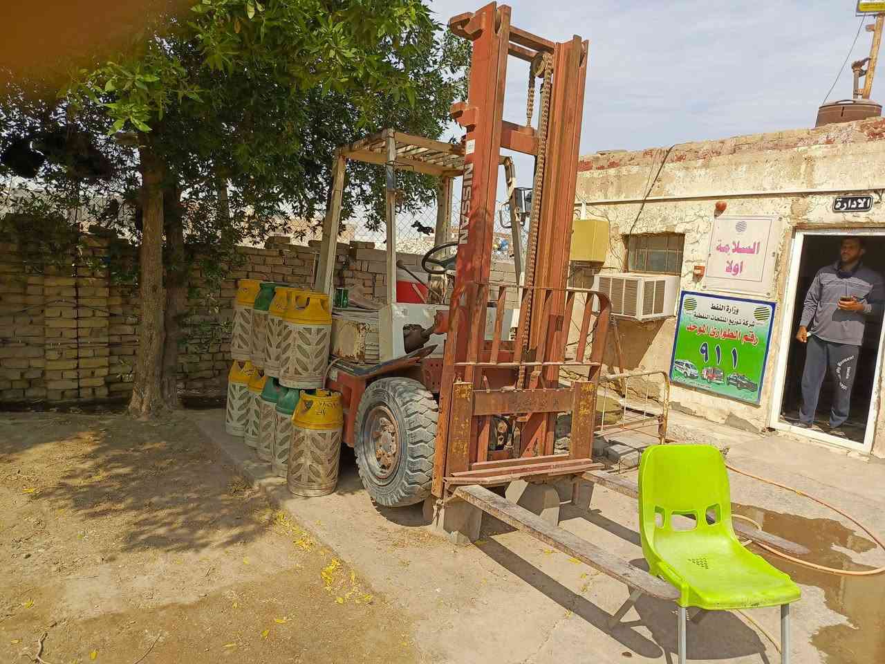 رافعه شوكيه للبيع مكان الناصريه مرقم جاهز رقم الماني ***********
