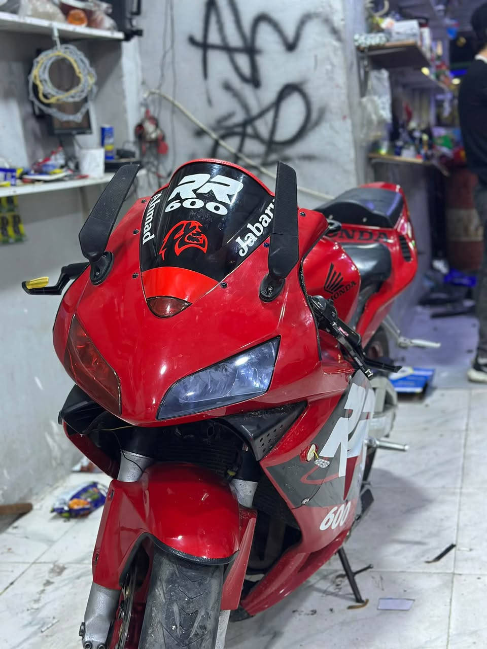 ‏سلام عليكم عندي بطح للبيع محرك600 RR موديل 2006 ما طور نص محرك مفتوح  ناوزل بلاك جديد بطارية جديدة حمامة ثابت  ￼ الاستفسار اتصل على الرقم 
***********
***********￼￼
