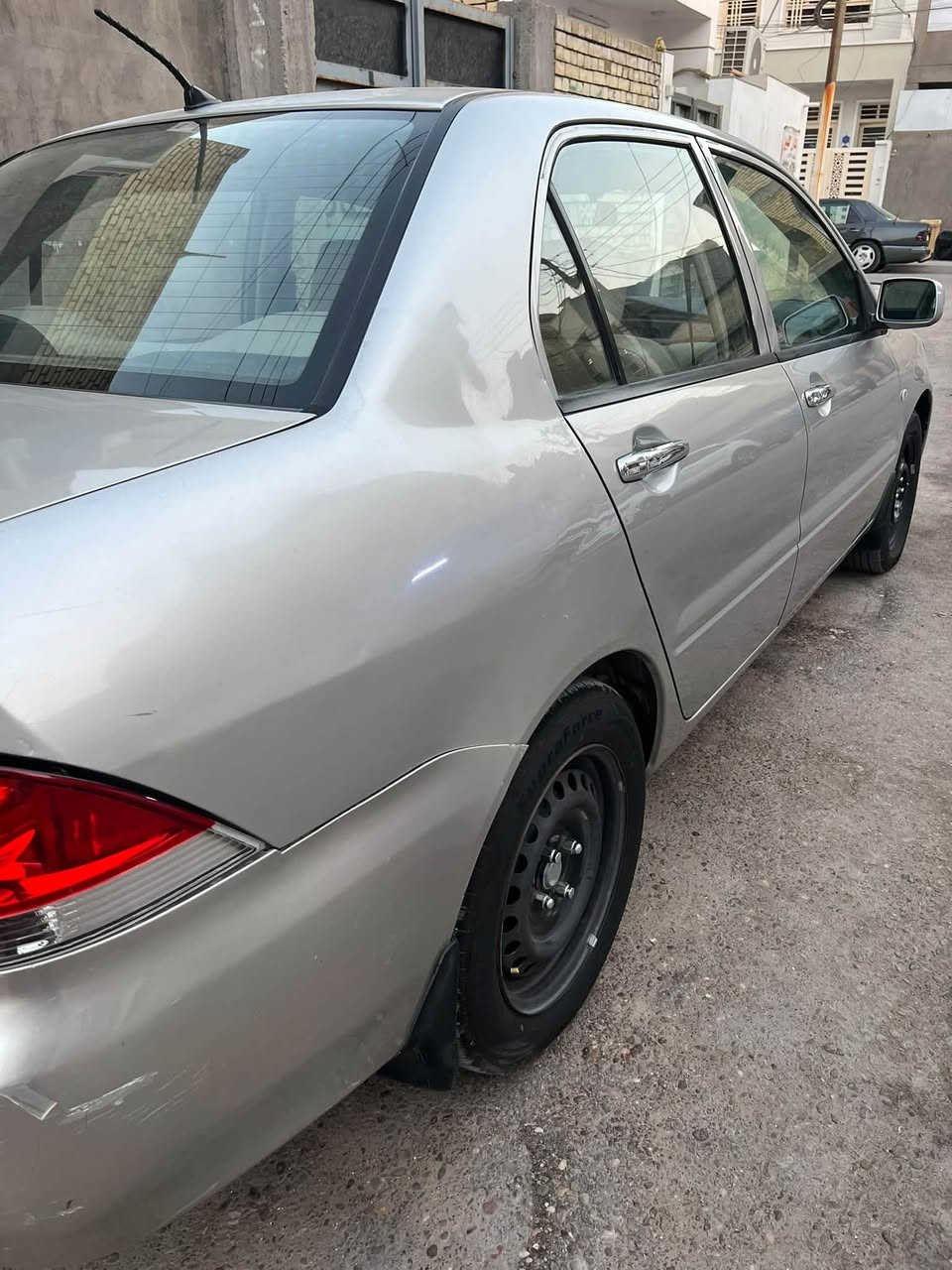 لانسر • ٢٠١١ • بغداد العبيدي