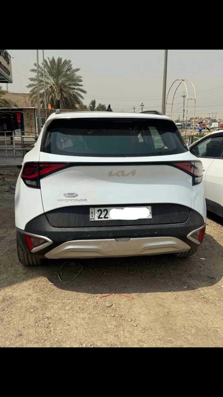 السلام عليكم
سبورتج 2024 فول مواصفات بانوراما
ضمان خمس سنوات
ماشيه 52 الف
بيها فقط الجاملغ عكس السايق صبغ ع كد اربع اصابع 
سعر 222 وبيها مجال
مكانها بغداد 
للاستفسار : ***********
