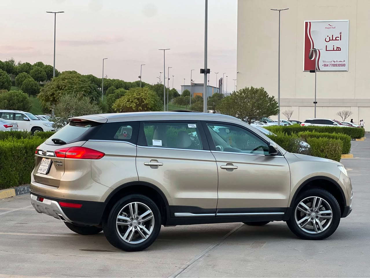 ***********  سليمانى 
١٠١ $   قوفليتي 
🚙 جیلی ئێم گراند (Geely Emgrand X7 Sport)   مەکینە ٢.٤ بيلاد گيرو مه كينه كامرى ٤ بستون تۆڕبۆ نیە  
مۆدێل: ٢٠٢٠ فول ماسه فات  
گێڕ: ئۆتۆماتیک و عاديو سپورت .
١٣٩ هەزار رۆیشتوه
گێرومه كينه و ته بريدو ته قه و ره قه به شه رت 
 ته حويلو خرامه به شه رت 
به س چەمەلەخی سەکن پێشەوە بوياخه به ، بێ ده عم ناوگرتنى نيه  نيه كالبونه وه ى نيه  یرباگ بە شر ت (سەیارەیەکی زۆر پاکە).
 پانوراما  و سلاید 
گيچ ئه لكترونى 
کوشن جلد ناو زەرد + کوشن کارەبایی.
 بەسمە هه ردو به سمه م ى شه ريكه ى ماوه + برێک بەسمە ؤتو هولد و تراكشن و يكو و سپورت
ئاوينه ى ئه خه وى ته حديد سورعه و سوكان فوليوم  
 حاسەی پێش و دوا + کامێرای .
 ده سكو ئاوينه و پانؤراما ؤتويه 
فڵچە و لایت ئۆتۆ 
*********** السليمانية, العراق
