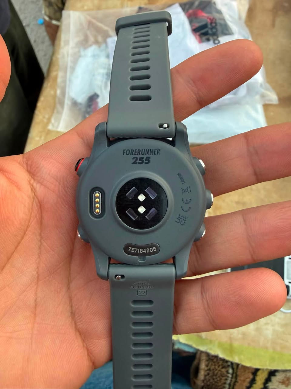 السلام عليكم (غير مستخدم)
ساعة گارمن (Garmin Forerunner 255 )باللون الرمادي 

أهم مواصفات الساعة:

الاستخدام: مخصصة للرياضيين ومحترفي الجري والترياتلون.نظام التتبع: مزودة بنظام GPS متعدد النطاقات عالي الدقة لتتبع المسارات بدقة.

البطارية: تدوم حتى 14 يوماً في وضع الساعة الذكية.

الميزات: تدعم قياس معدل ضربات القلب، مستشعر الأكسجين (HRV)، مراقبة النوم، وتحليلات الجري المتقدمة مثل VO2 max.

للاستفسار : ***********
