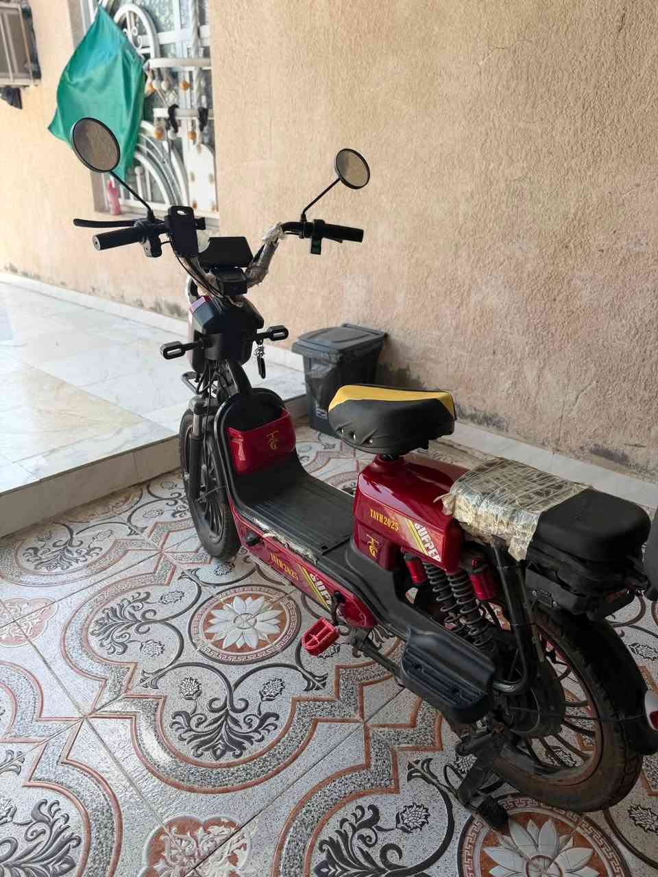 سلام عليكم دراجه شحن للبيع نضيفه عوزها بس باتريات السعر ٢٢٥بيها مجال لطيبين الشراي يتصل 
***********
