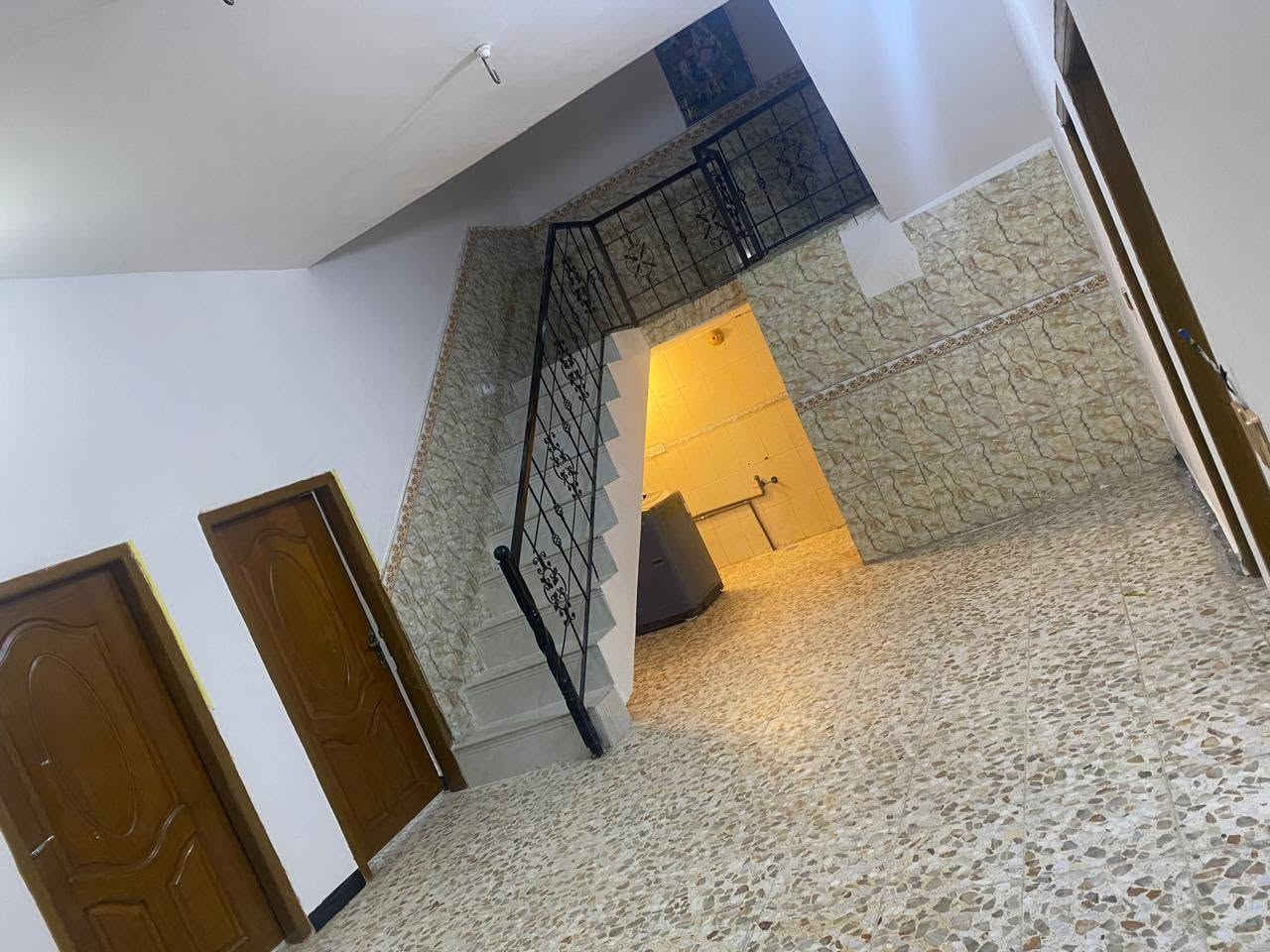 بيت للبيع زوير الغربي مساحة ٢٠٠ واجهة ١٠ نزال ٢٠ 
طابو زراعي سند ٢٥ نظيف وصافي تحويل مباشر باسم المشتري 

الموقع مميز /. الفرع المقابل محطة الماء الثانية اول بيت بالفرع يبعد عن الشارع الرئيسي ١٠ متر 
#موقع-مميز
الدار فارغ تسليم مباشر

البيت طابق واحد يحتوي على 
غرفتين نوم /صالة كبيرة /مطبخ / هول / صحيات داخلية وخارجية / طرمة / حديقة 
بناء ٢٠٠٨ 
#السعر.. مناسب جدا ارخص من العقارات المجاوره اله بكثير فرصه لاتعوض
#مكتب الحسيني للعقار
***********0
***********
