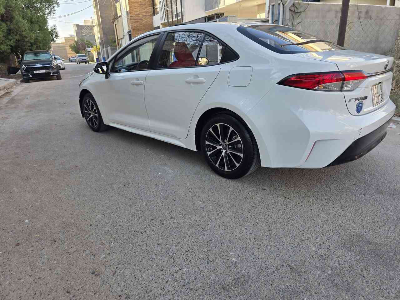 فتحه سقف
:بصمه 
3:كشنات رياضي حضن لون احمر 
سياقه ذاتيه
:كروس سرعه
:رادار امامي 
:توقف تلقائي 
:مانع انزلاق
:ثلاث انضمه قياده 
:هاند بريك بصمه
:ويل بلاك رياضي 
:لايت عدسه
:اشاير بل مري
:تبريد قطعتين
:حساسات
:شكل الامريكي هايبرد
:تحكم ستيرن فول
:السعر147 
 وباقي مواصفات معروفه
 بيهه بارد بجاملغ
رقم بغداد بسمي تحويل ثاني يوم 
مكان سياره بغداد 
هاتف☎️***********
