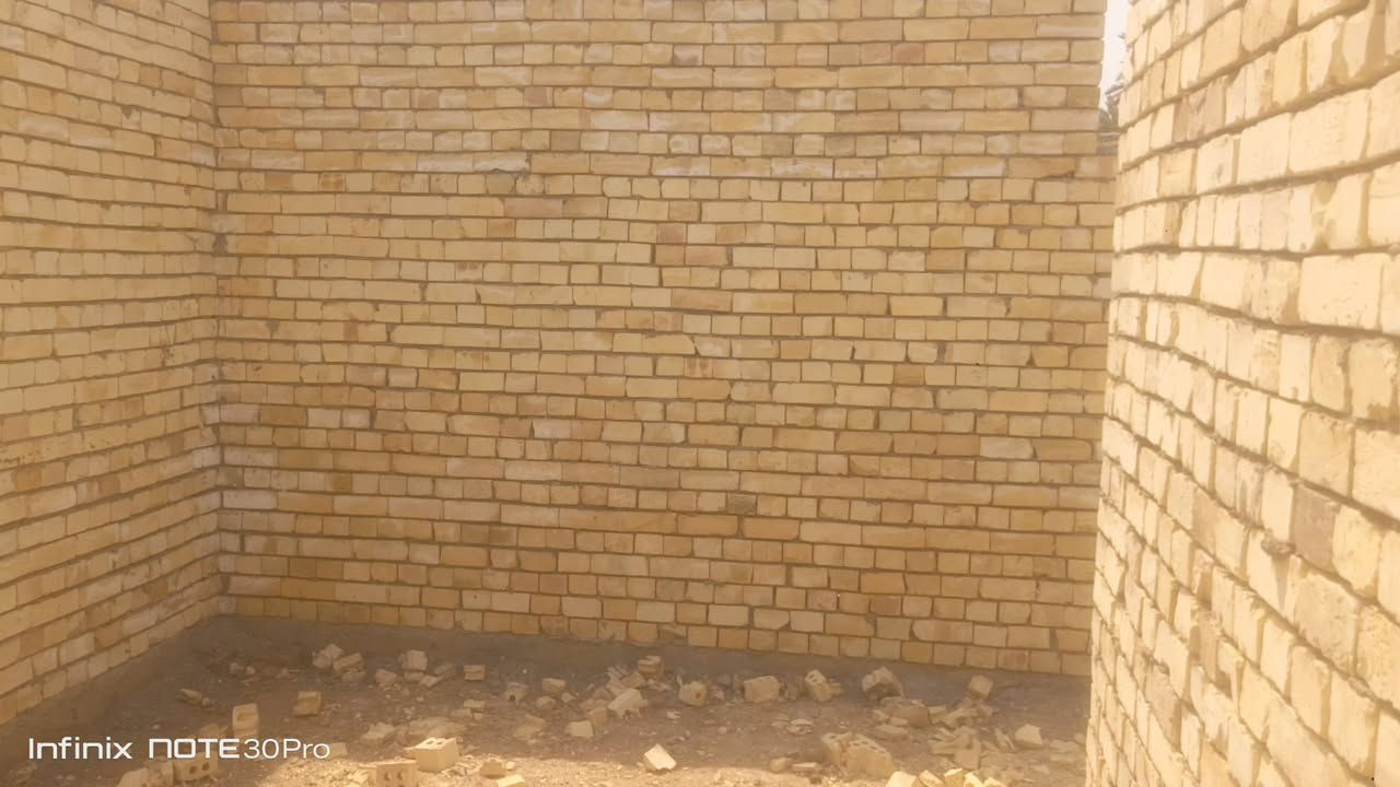 خلفه بناء حاليان متفرق ***********
