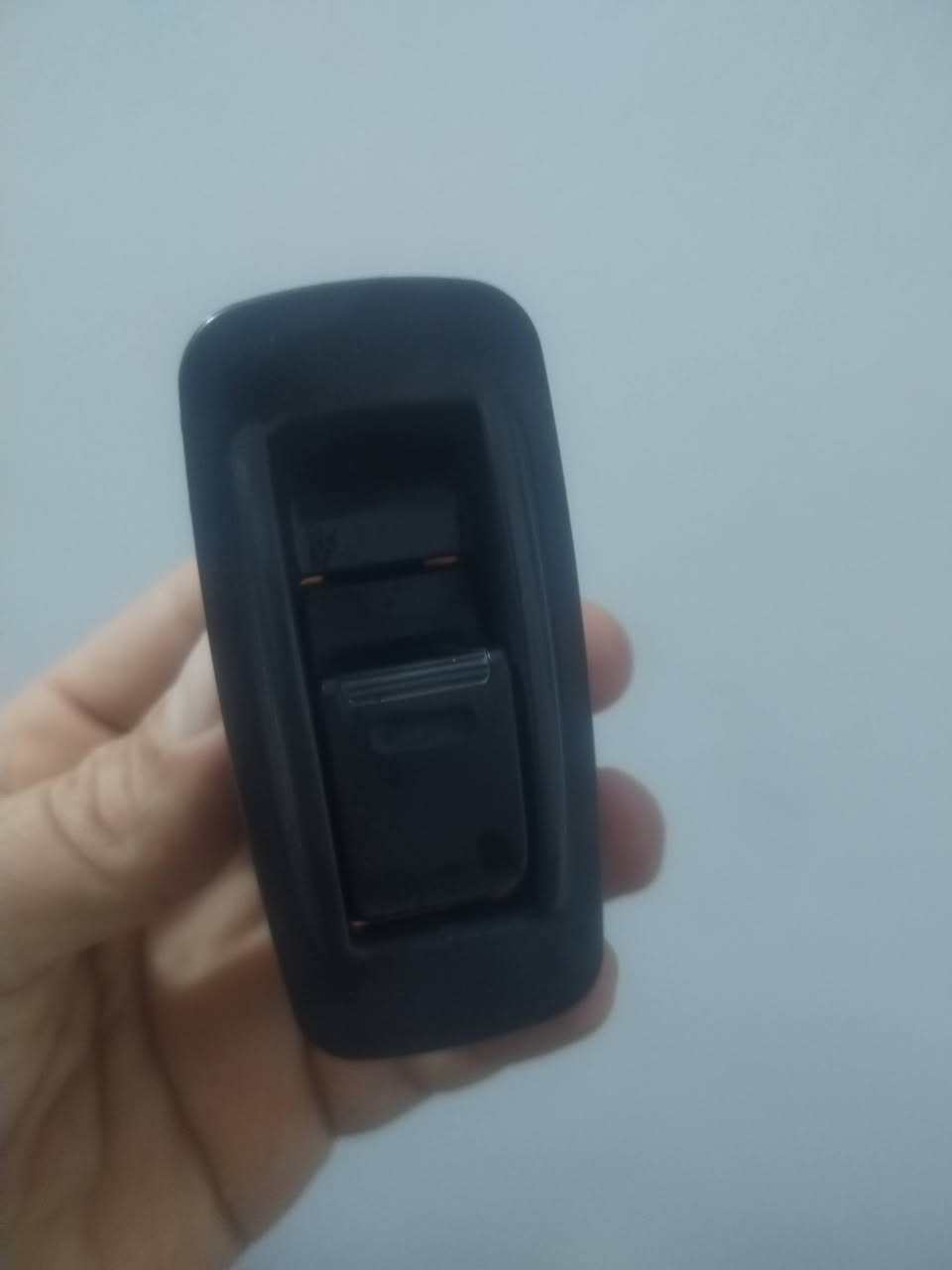 دكمه باب ابروتون ٢٠٠٢ للبيع السعر 15 الف
***********
