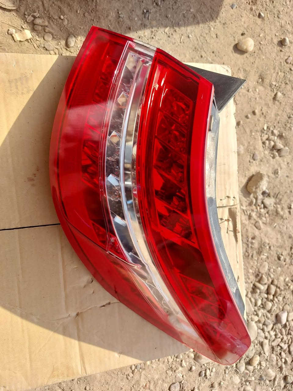 للبيع... بك لايت مارسيدس W212 جهة اليمين فقط موديل ٢٠٠٩ الى ٢٠١٦ .
العنوان// بغداد الحي الصناعي خلف كراج النهضة .
  هاتف // ***********
