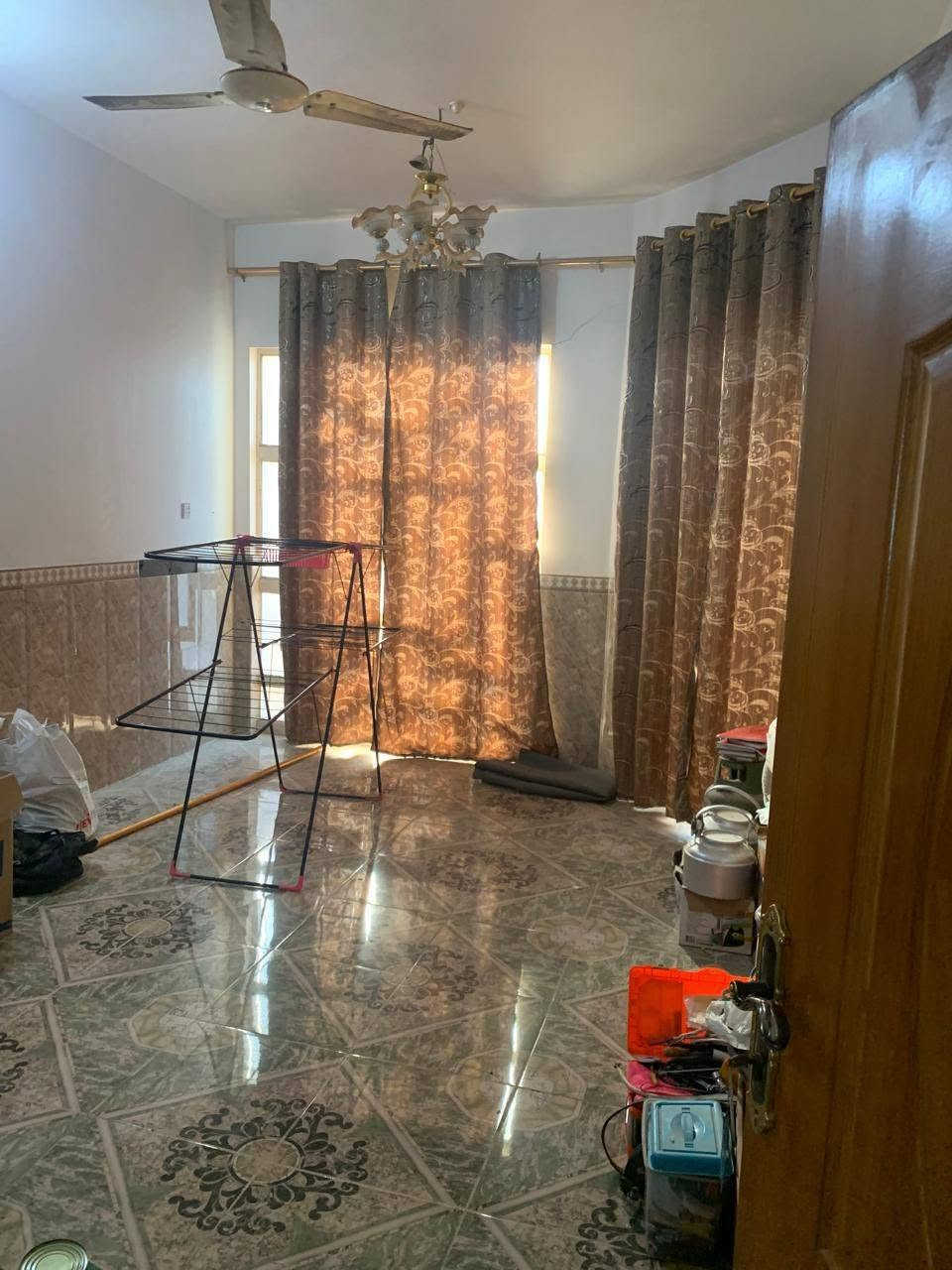 بيت بالسلام بافضل منطقة شوف تفاصيل
للبيع بيت في النجف حي السلام منطقة التصنيع (المنطقة الذهبية) 
خلف شارع 60 مساحتة 150م طابقين صب كونكريت يحتوي على اربع غرف نوم ومطبخ وصالة وصحيات داخلية وخارجية وكراج بناء حلو الواجهة 7.5 والنزال 20 شارع 10 للاستفسار اكثر *********** علي شربة متوفر واتساب أو مراجعة مكتب وشركة حسنين شربة ملحق الروان مقابل فندق جنة العراق للعتبة الحسينية مجاور جم 313 والي يحب يعرض يمي خلي يدزلي التفاصيل على الواتساب وسيتم البيع باقرب وقت ان شاء الله والي يحب ينظم للكروب لمشاهدة جميع العروض السكنية والتجارية والاستثمارية هذا رابط الكروب 👇
https://www.facebook.com/groups/2787238878216039/?ref=share&mibextid=NSMWBT
