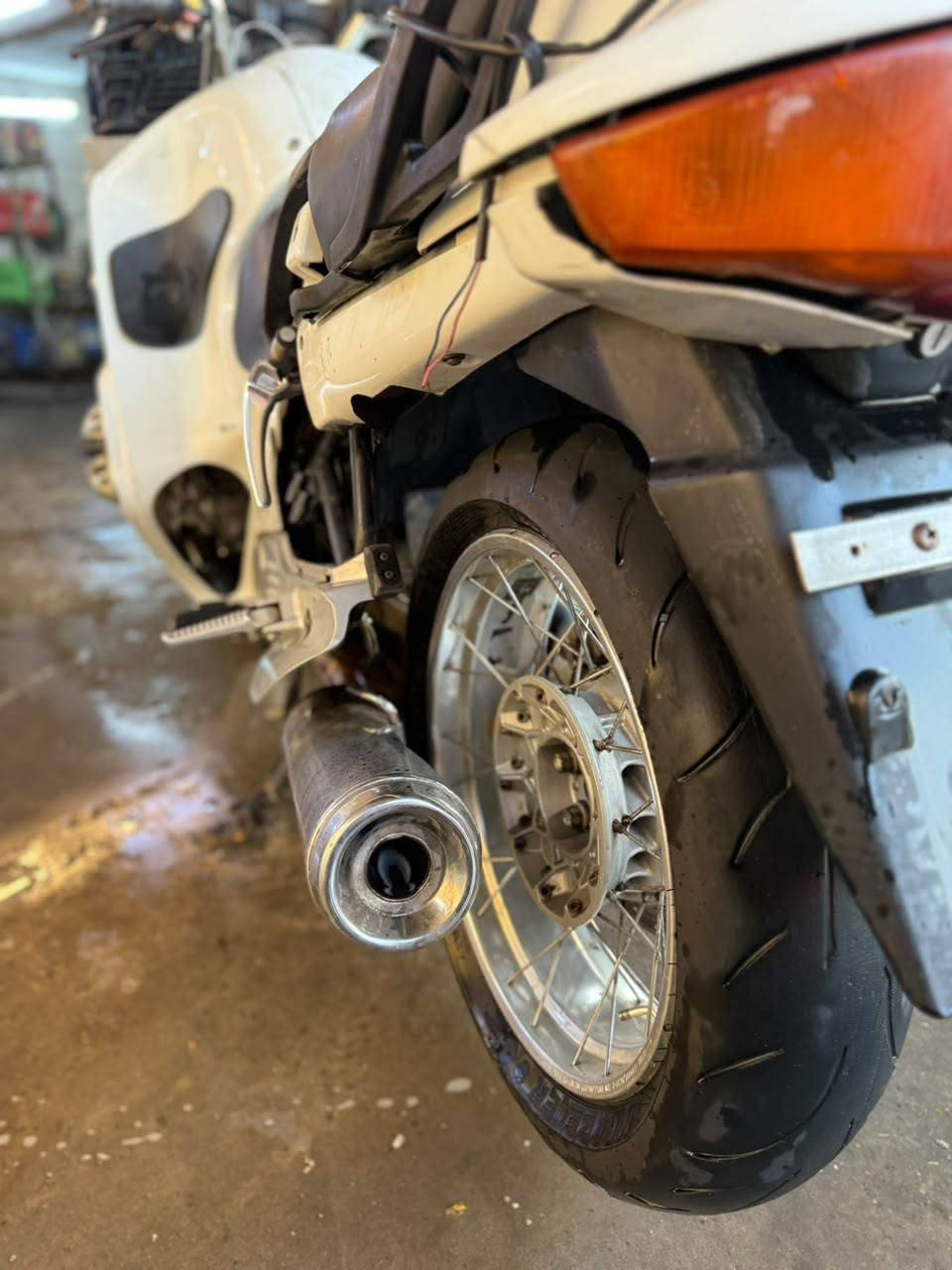 سلام عليكم Bmw محرك 850 cc موديل 2000 بدون اوراق كفالة كير محرك اكسل تايرات كفالة كهربائيات مو كلهة شغالة
نواقص بيهة. موجودات ب صعدة مال كفاح بس اني ما فارغ آلهة

1. قمجي كلج تعبان 

2. ستان صغير يرادلة لحيم 

3.نوزلات تعبانة اكو صرف ب بانزين 

مكاني بغداد سعر 1200 بيعة مجال رقم *********** شراي يتصل ما ارد تعليقات 

سلام عليكم Bmw محرك 850 cc موديل 2000 بدون اوراق كفالة كير محرك اكسل تايرات كفالة كهربائيات مو كلهة شغالة
