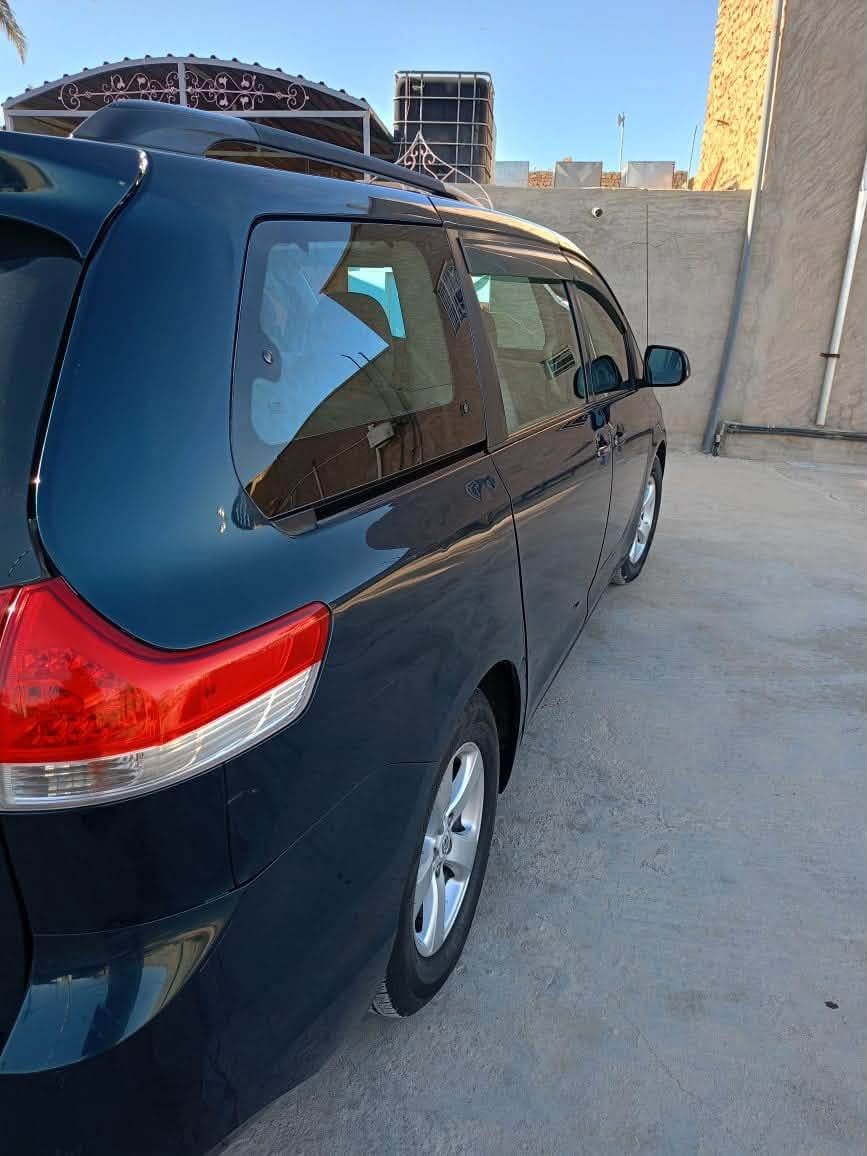 السلام عليكم سيارة سينا موديل 2012 للبيع بيها صبغ جاملغ  وبنيد بدون دواخل سعر 165وبيها مجال بسيط وسيارة باسمي رقم بغداد موقع سيارة الأنبار رقم المبايل ***********
