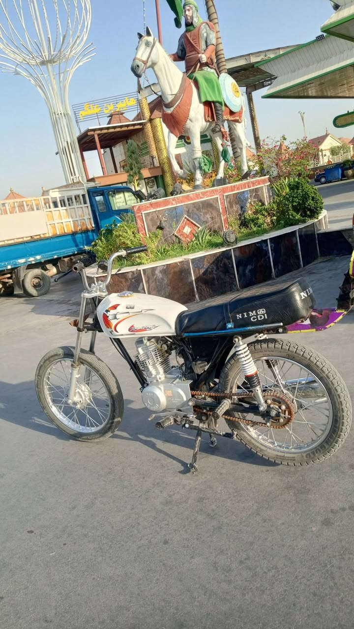 دراجه للبيع سعرها 500 وبيها مجال.    ***********
