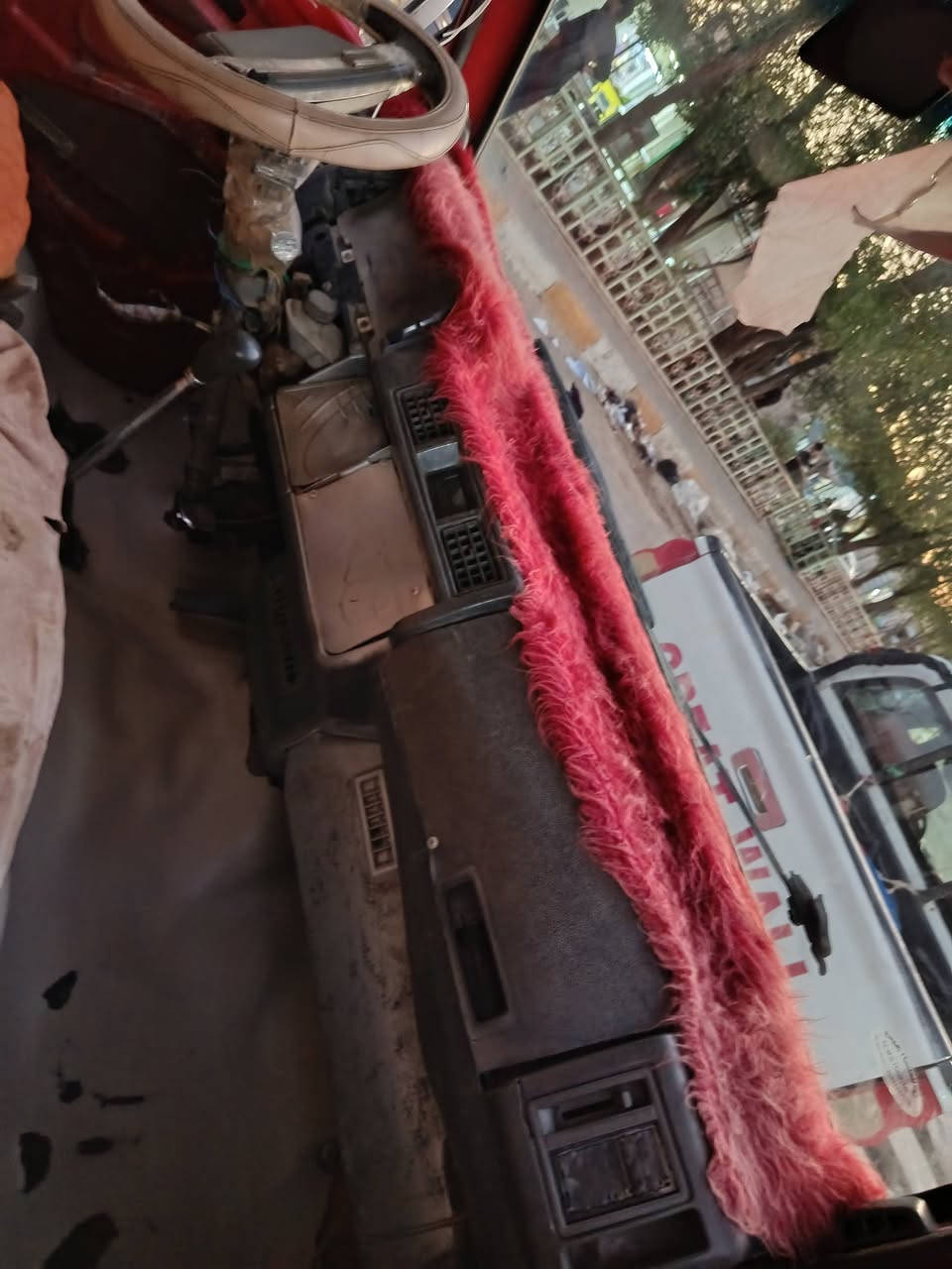 سيارة للبيع او مراوس مازدة ابيع كوم حديد ب 18وبيها مجال حك الجيه دواخلها حلوة مكينه بلد كير اكسن خير من الله للاستفسار *********** اتصل وتدلل
