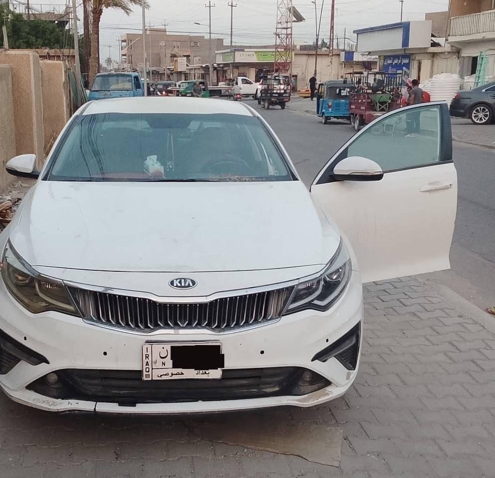 سيارة كيا اوبتما  محرك 2400 المفضل،  موديل 2020 خليجي المواصفات معروفة تعرضت الى حادث صور الحادث موجودة التضرر فقط الدعامية والراديتر تم الاستبدال بمواد أصلية وتم التصليح والبرمجة للايرباكات بدون تصليح تغليف الدشبول   
ماشية 102689 كليو متر حقيقي السيارة بأسمي التكييف والتدفئة تعمل والسيارة من الداخل نظيفة 
الرقم بغداد الماني السنوية منتهية الصلاحية 22/7/2025 
وجود صوت في المحرك تم ايقافها ولم تشتغل مرة اخرى
السعر 14الف دولار
تضرر المازدا اليمنى وكسر في الدعامية الخلفية كما واضح في الصور 
للاتصال على صاحب السيارة
***********
***********
للبيع فقط والتحويل للمشتري

