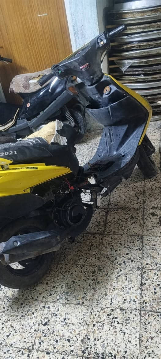 السلام عليكم ماطور يوبن كلشي مايعوزو درع كامل فقط يحتاج بطاريه يشتغل هندر وسلف السعر 200 وبي مجال مكاني موصل حي القدس للاستفسار الرقم: *********** وبي واتساب
