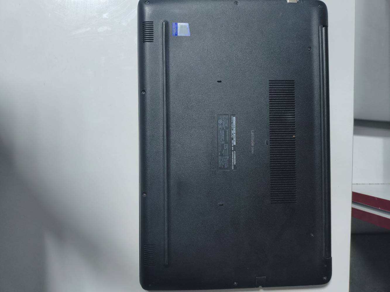 Dell Latitude 3500 • i7 الجيل الثامن • SSD 256GB