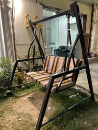 مرجوحة • مقعد حدائق • مستعمل ٥شهور