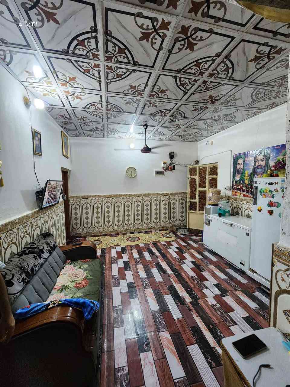 سلام عليكم    بيت للبيع  100م مربع   يتكون البيت من غرفة نوم وصاله وأستقبال ومطبخ  وصحيات داخلية وخارجية سند25  مداور بأسم المشتري مرقم ومشمول بالتطويب العنوان الديوانية مقابل حي الحضاره البو جاسم  نهاية شارع مدرسة العبير الأستفسار أتصل ***********+*********** واتساب *********** او مراسلة الصفحة
