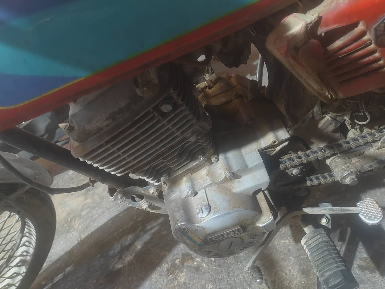 للبيع محرك أوربي ابيع كوم حديد ما تشتغل بيهه رقم شاصي وبليته رايده ب 125 وبيه مجال قليل غراضهه نضيفه 
 *********** فقط واتساب
