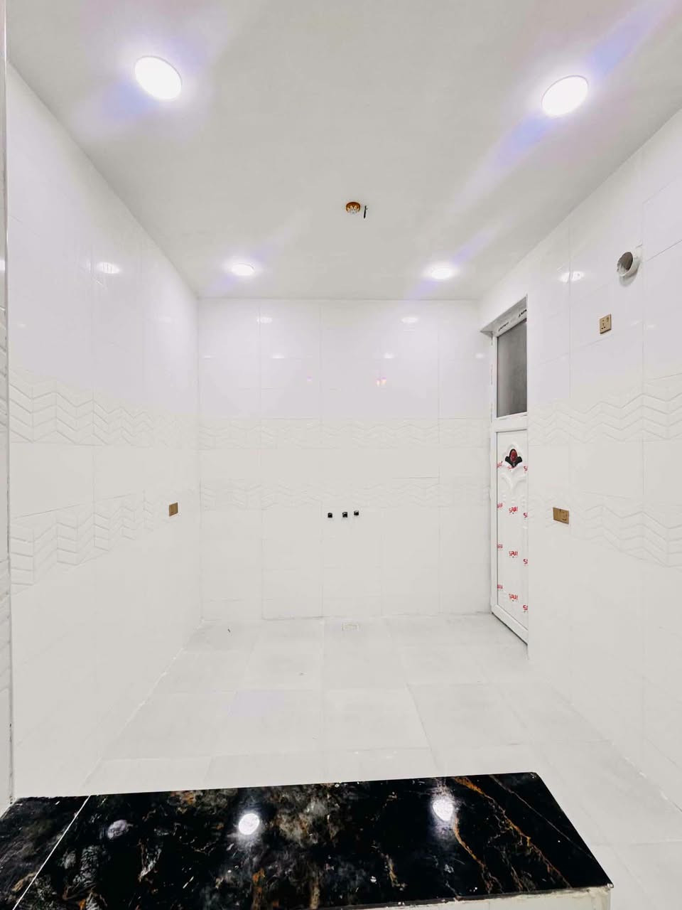مشتمل حديث للبيع – موقع مميز وسعر مناسب 🏡
​للراغبين بالسكن الراقي أو الاستثمار، مشتمل جديد (غير مسكون) بناء حديث وطابق واحد جاهز للسكن الفوري.
​📍 الموقع: قريب جداً من شارع أبو الفضل (يبعد 50 متر تقريباً عن الشارع الرئيسي).
📐 المساحة: 100 متر مربع.
🏗️ الحالة: بناء حديث / طابق واحد / غير مسكون سابقاً.
​📞 للتواصل والاستفسار:
الاتصال على الرقم: ***********
