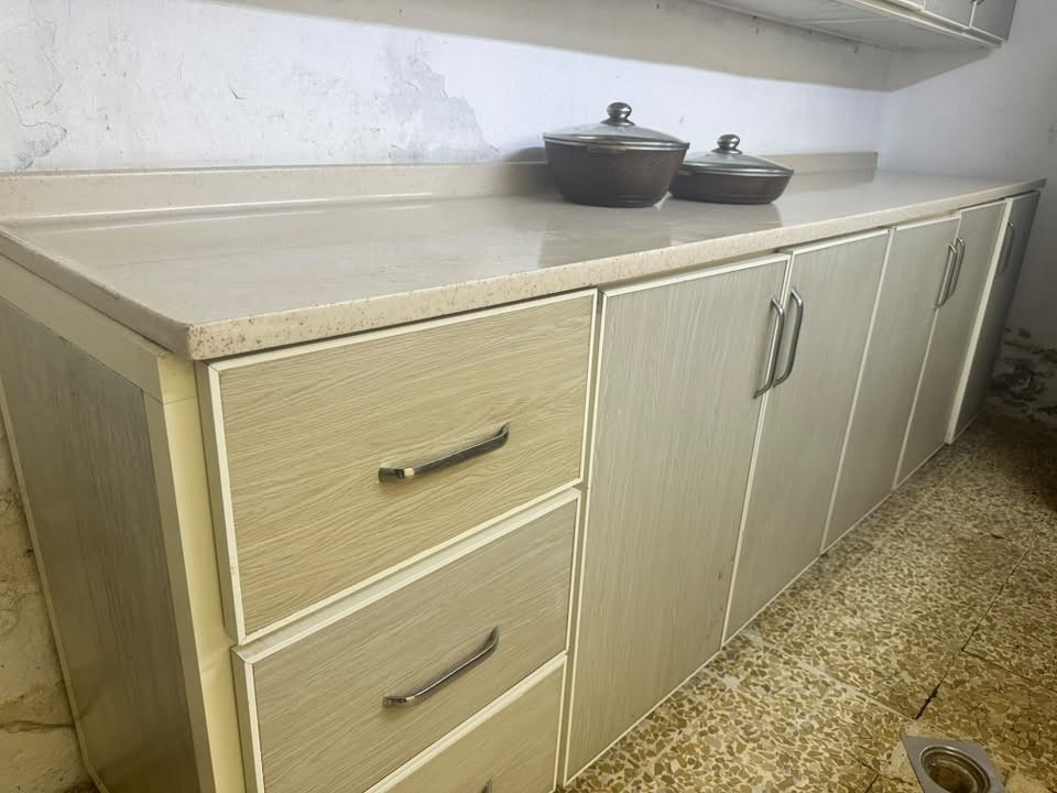 كاونتر للبيع السعر ٢٥٠ بيه مجال كرانيت ثقيل
للتواصل واتس اب ***********
