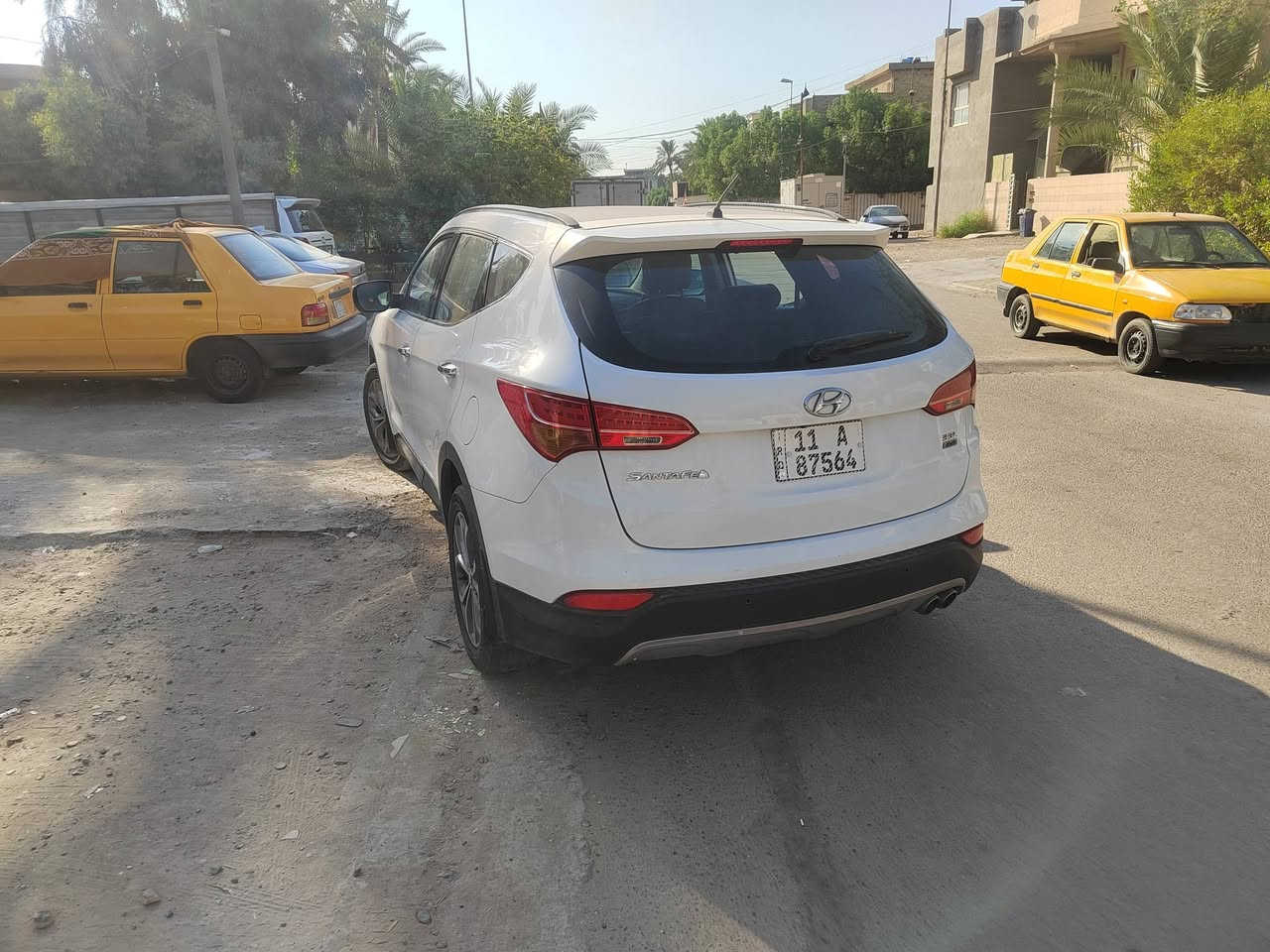 سنتافيا موديل ١٣ وارد خليجي كامل مواصفات باسمي الرقم الجديد سنويه لغاية ٣١ محرك ٣٣٠٠ فور درايف ويل ٦ سلندر ٧ راكب ثلاث قطع تبريد سليد روف مري شفط كشن كهربائي بدون حادث على وضع الشركه ماعدا بارد شبر السعر ١٦٥  مكاني بغداد جميله رقمي ***********
