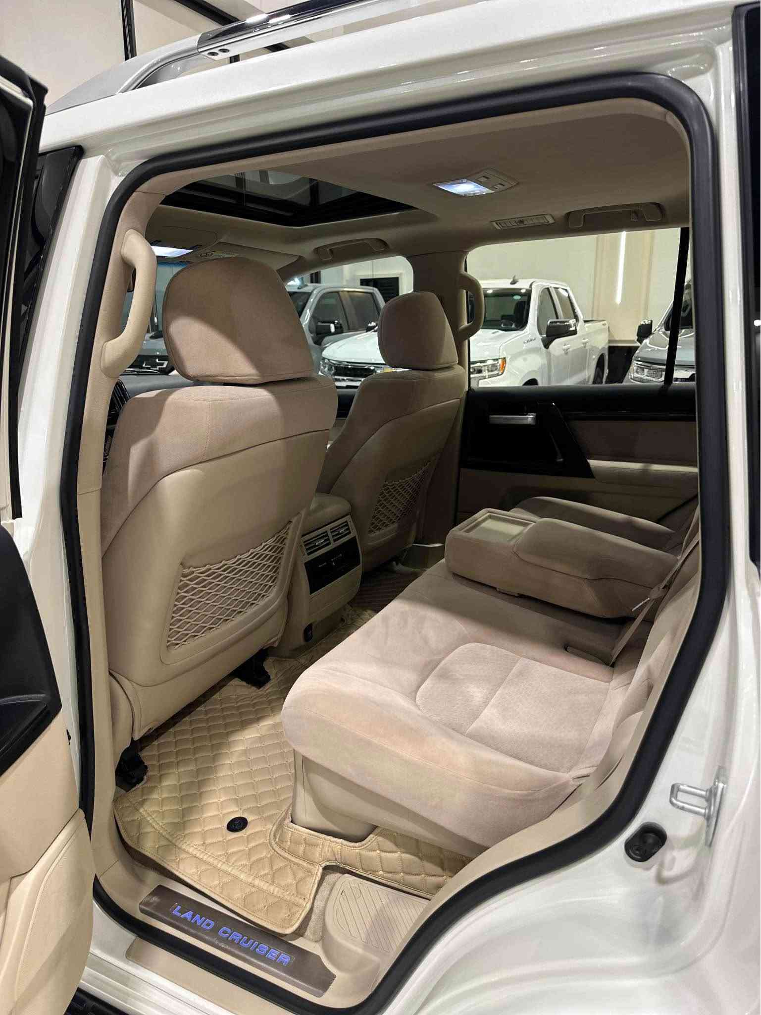 TOYOTA

LAND  CRUISER 

2020

GX.R

White

V6

4.0L

………………………………………………………………………….

تویوتا       لاندکروزەر  

2020      سپی  

6  پستن

مەکینە

4.0L

………………………………………………………………………….

شرکە   جیهان   ضمان ✅                    

………………………………………………………………………….

80      هەزار        رۆیە

………………………………………………………………………….

مواسفات

جی   اکس  ار

سیلایت

بەسمە
      

سەلاجە
 

شغال

تەبریت    مەرکەزیی

8.   پەرەشووت

شاشە  بەرز 

بلاجکتۆر

لایت   زینۆن

………………………………………………………………………….

بێ    بۆیاخ

بێ    تەزرە

بێ    تەحدیل

بێ   کرانەوە
 

………………………………………………………………………….

گێر  و   مەکینە   بەشەرت
 

هیچ  کێشەی  نیە

………………………………………………………………………….

رەقەم  و   سەنەوی   نوێیە

بەناوی    خۆمانە

………………………………………………………………………….

شوێن               هەولێر

معرض             مامۆ
*********** 
وا  تس  اپ أربيل, العراق
