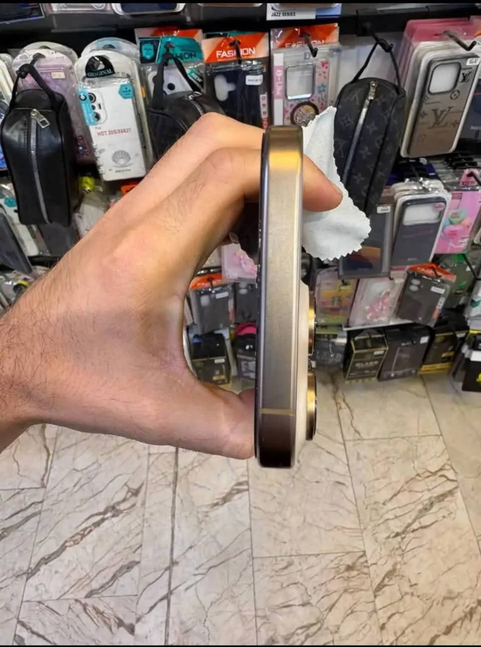 آيفون ١٦ برو ماكس • ٢٥٦ • بطارية ٩٢٪