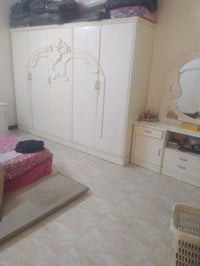 غرفه تسكام عراقي بس اني صابغهه اريدهه ب 300 قفل لئن اريد اشيل البغداد ...