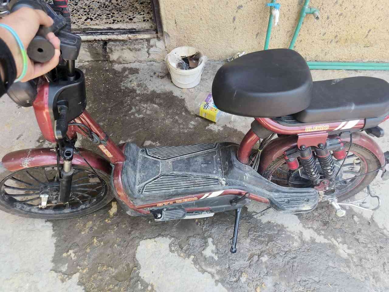 السلام عليكم دراجه شحن للبيع بطاريات كبار شحنهه يطول يوم كامل السعر ٣٠٠ العنوان زعفرانيه جسر ديالى ***********واتساب
