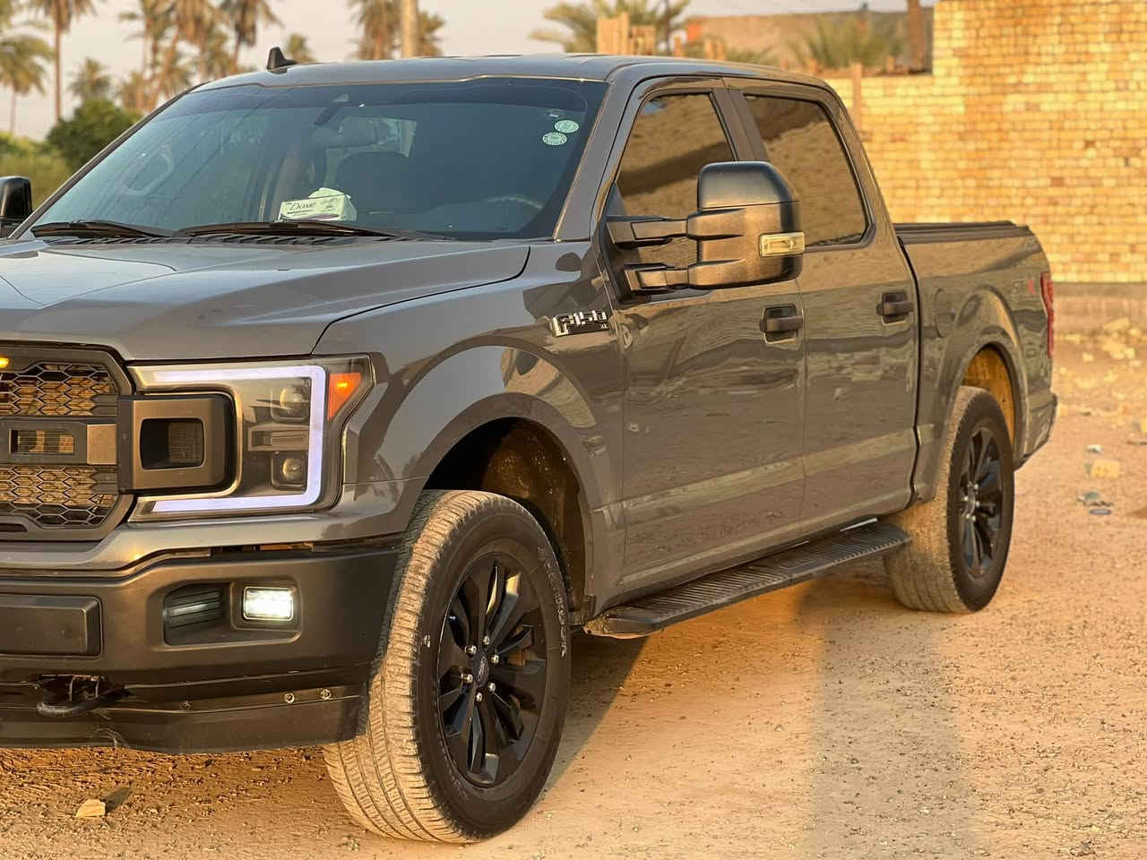 السلام عليكم فورد 2020
‏f150 /stx
محدثة بجم رابتر محرك 2700 توين تيربو اكثر محرك مرغوب بلفورد حادثة جاملغ الايمن تبديل وصبغ خشم البنيد فقط كير مكينة تبريد كله كفالة  / والسيارة بيهة سنوية تضليل جديدة وشرط التحويل والسيارة محدثة عربي والبدي مغلف 
الموصفات 
كير تعليك 10 نمر 
شاشة اعطال في الدشبول
شاشة كبيرة لمس
كامرة خلفية 
حساس خلفي 
رادار امامي 
ويل 20 
تبريد قطعتين 
وبعد بيهة مواصفات اكثر 
السعر 220 ورقة وبيهة مجال 
***********
العنوان حي سومر شارع المدارس 

@@

نص مكتوب في الصور:
- 15:00 2023.7.13 POCO C85
- 15.01.2023 17:13 POCO C85