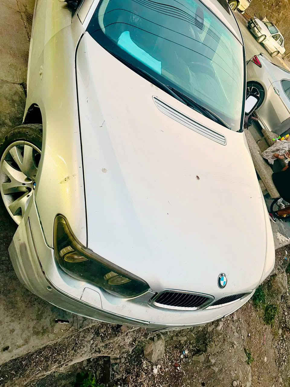 سلام عليكم شباب باخره موديل 2002 لارج باب طويل فول موصفات اربع أبواب شفط اربع بردات كهرباء منظومه تبريد جديده كشنات تتدفئه وتبريد وكهرباء ومنظومه احتراق جديده من الفيت بم لبللكات وسياره فتحه سياره جديد مصبوغه جماليه كهربائيات مرايات كهرباء سيارة بلاديه  نصبته حلوه نجيك ع نواقصه
شيال كاردن عندي التكم الوسطيه مال الغرفه مكسوره ليطه يرادله تكم وسطيه
 رقم بصرة سنوية ل 27 تحويل مباشر عليه غرامه ينزل من سعره
السعر 85 وبيه مجال بسيط وماكو هيج سعر
مكاني بغداد 
الرقم***********1
