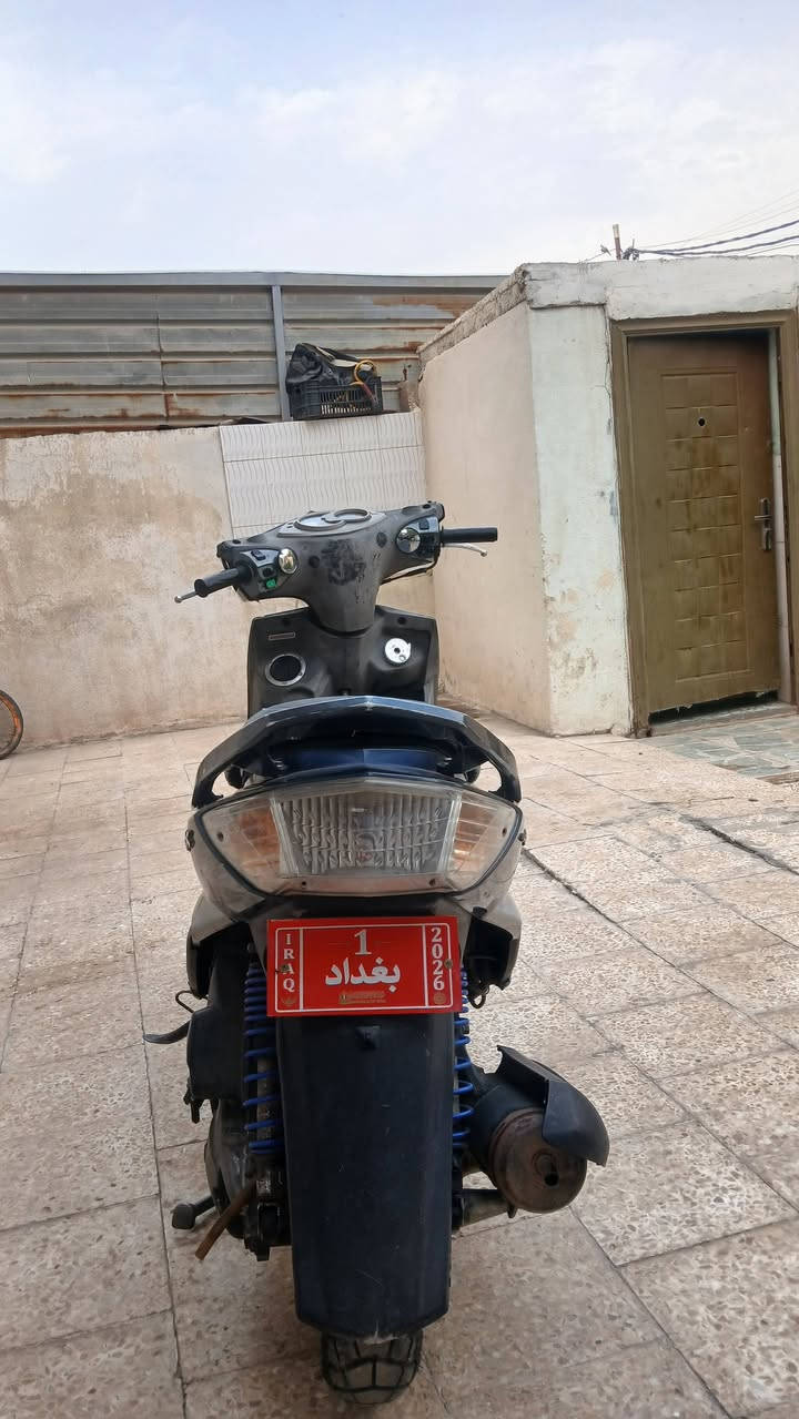سلام عليكم للبيع سكنس فحل نوزل ما بيه اي نقص شلعة ومعدل خير من الله كهربائيات كلها شغالة هورن اشاير لايت عالي وناصي كلة شغال تاير خلفي جديد أصلي الكفرات ختم واحد كل نقص مابيه السعر 500 وبيه مجال قليل مكاني بغداد الراشدية اللاستفسار أتصال على رقم *********** او مراسلة صفحة خاص  غير متواجد واتساب .الواتساب مو مالتي .
