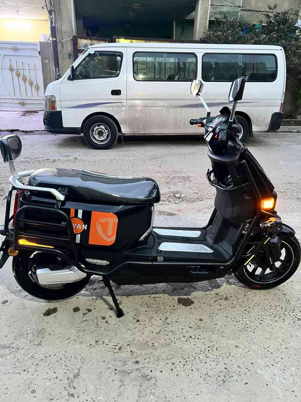 دراجة شحن ريان وحش الكون 
مع الدرع 
٦بطاريات 
وبيه بك 
نضيفة فول 
بصمات ثنين 
وسويجين 
السعر مليون وربع وبيه مجال 
للتواصل ***********
