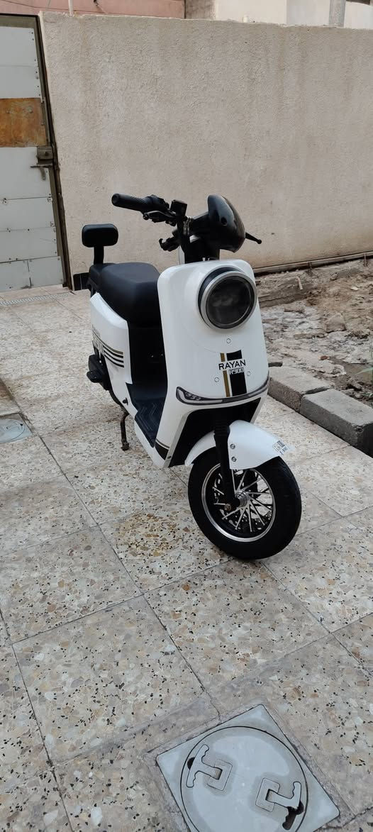 دراجة شحن  R900
جاهزة وكلشي شغال 
( بدون بطاريات )  
السعر  300 
رقمي وتساب فقط ( *********** ) 
بصرة _صالحية
