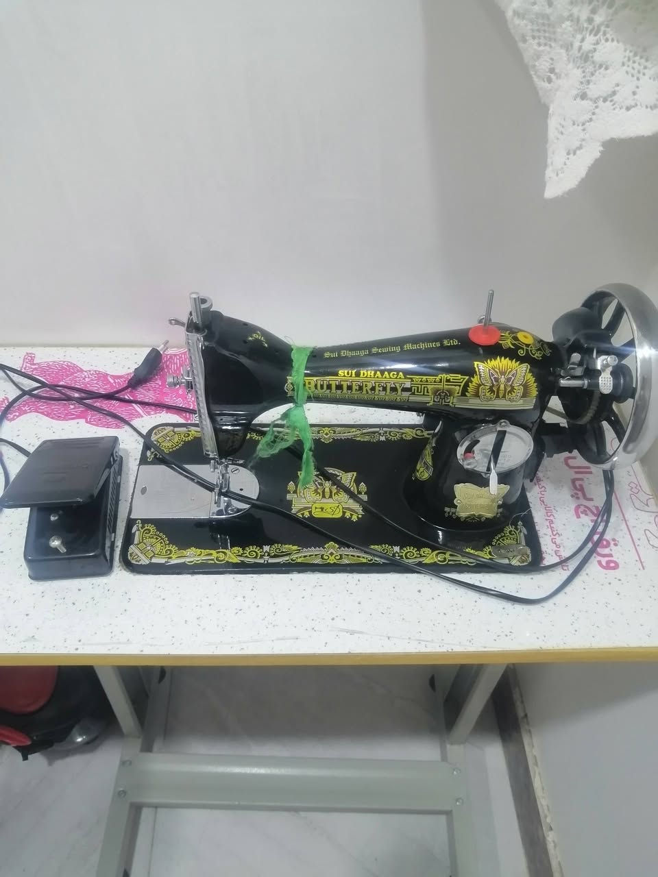مكينه خياطه للبيع فراشه مع الميز جديده بدون ستعمال بل كارتون ١٧٥ وبيها مجال الاستفسار 
 واتس *********** الديوانيه
