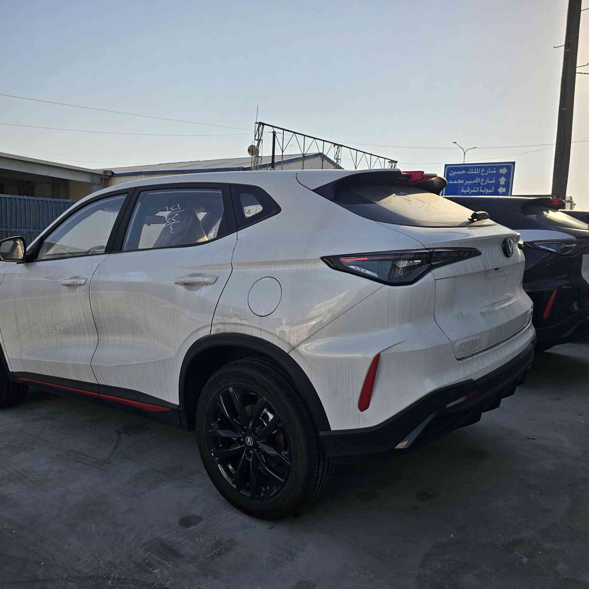 تتوفر x5 plus  Sport  4wd طريق الفخامة لتجارة السيارات في بغداد 
شانجان  x5 plus  2027 
المحرك:1500 تيربو  نظام بنزين فقط فقط بنزين  
 يعمل المحرك على  نظام اوكتان قليل من 85 واقل واكثر  
يعني بنزين  عادي يشتغل على  سيارة  و من ضمان الشركة 
دفع رباعي 

المواصفات  
نظام كاميرا  ٣٦٥ درجة  حساسات  ٣٦٥ درجة  
الألوان

  أسود لون متغير 
  أبيض
  فيراني  

نظام شاشة  يدعم اللغة العربية و الإنكليزي 
أنظمة القيادة:  رياضي و عادي و اقتصادي  وصعود الجبال  و توفير 
مقاعد كهرباء  
فتحة سقف بانوراما  
 نظام تعليق مريح جدا 
نظام رفع بوست من اجل تقليل تيربو لاك 
السعر السياره  مع الارقام المرورية  بغداد  

الابيض 27 مليون 
الأسود  و فيراني  26 مليون  و 500 الف 

العنوان: بغداد البياع
للإستفسار 
واتساب فقط 
***********
