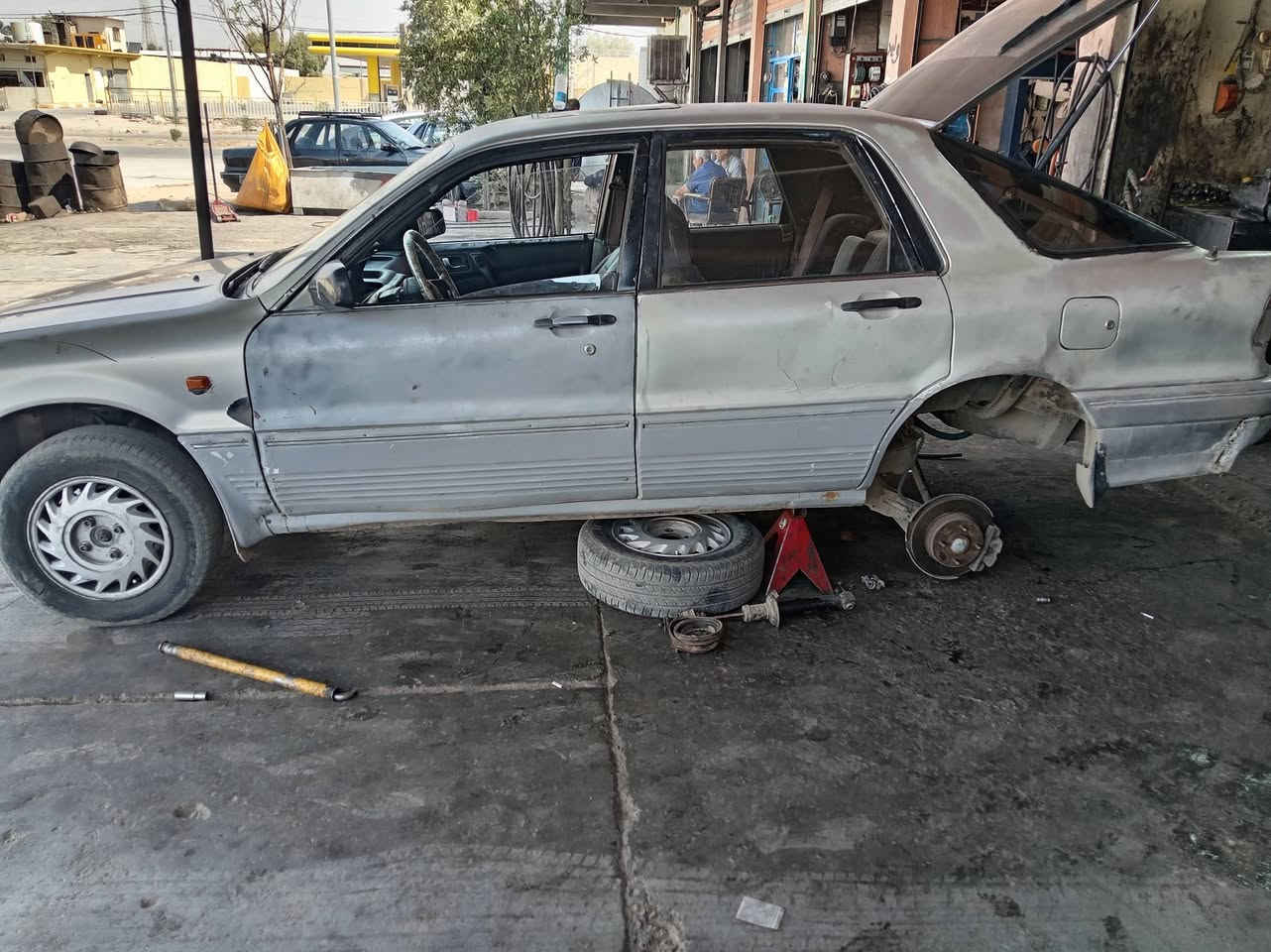 السلام عليكم من رخصة الادمن للبيع متسيبوشي كلنت موديل ٩١ رقم كربلاء دولي شرط التحويل كير محرك سوناتا اوتوماتيك بشرط يرادله بس صبغ السعر ٢٥ وبيها مجال العنوان ديالى اتصل وادلل ***********
