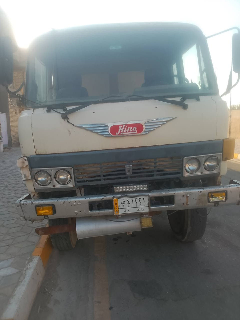سياره هينو دنكر للبيع مع وكالت نفط ***********
