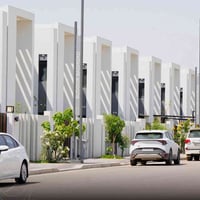 🏡 فيلا للبيع – ووترفرونت 🔹 المساحة: 250 م²  🔹 4 غرف نوم  🔹 صالة واسعة ...