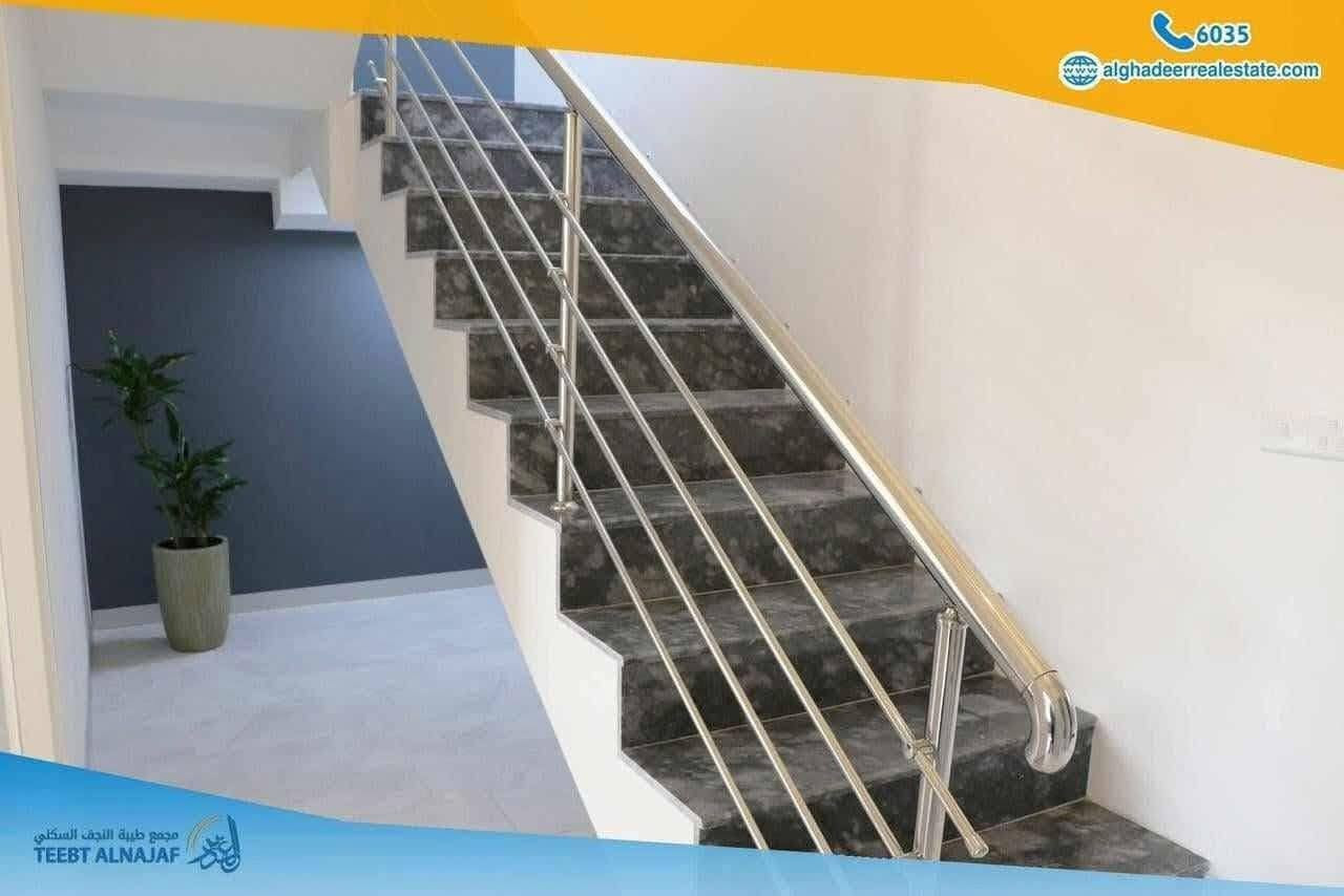 متوفر دار للبيع في مجمع طيبه جاهز للسكن  مساحته 153 طابقين  بي اربع غرف صاعد مصرف عقاري  قسط الشهري 550مستلم سند السعر الكلي 150 واصل 40 مليون يباع بتطلوعه مناسبة ***********

نص مكتوب في الصور:
- 6035 alghadeerrealestate.com مجمع طيبة النجف السكني TEEBT ALNAJAF