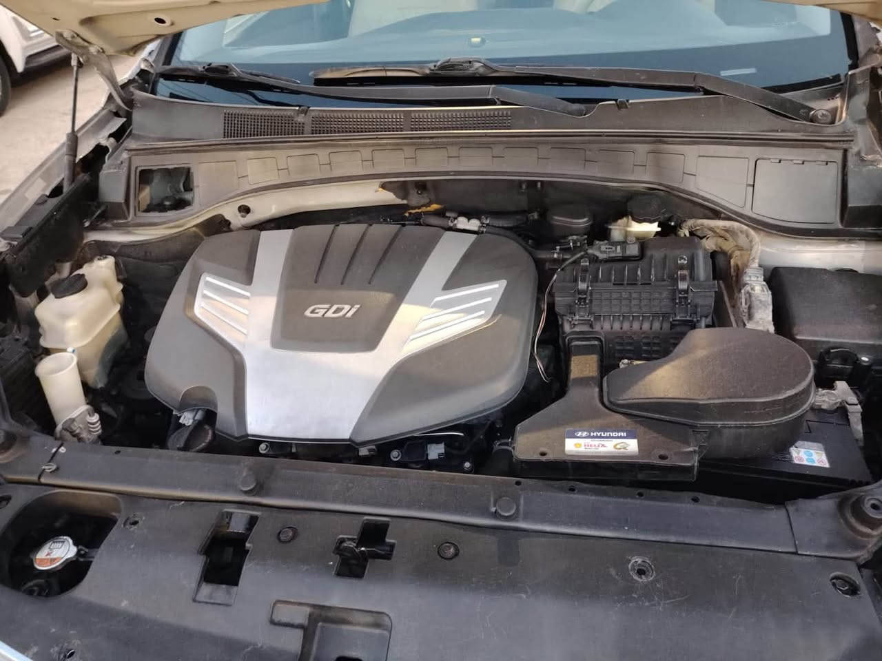 هونداي سنتافي 2015 فول أوبش 6 سلندر 4×4 
GLS
AWD
ماشيه / 130.000 كم
سيارة عائلية قوية ، استخدام نظيف، جاهزة
📌 التفاصيل الأساسية: 🔹 موديل: 2015
🔹 الفئة: فول أوبشن ( بانوراما)
🔹 المكينة: 6 سلندر 3.3L (قوية واعتمادية)
🔹 الكير: أوتوماتيك
🔹 الدفع: رباعي 4×4
🔹 عدد الركاب: 7 راكب
🔥 المواصفات الكاملة (فول أوبشن): ✔️ فتحة سقف بانوراما
✔️ كراسي مخمل اسود
✔️ مقاعد كهرباء
✔️ شاشة كبيرة + نظام ملاحة (GPS)
✔️ نظام صوتي احترافي
✔️ كاميرا خلفية + حساسات خلفية
✔️ دخول ذكي + تشغيل بصمة
✔️ زرار eco لتوفير الوقود 🌿
✔️ مثبت سرعة + تحكم كامل بالاستيرن
✔️ مكيف أوتوماتيك ثنائي + فتحات خلفية
✔️ دبل
✔️ مرايا كهرباء (طي + إشارات)
✔️ إضاءة LED + كشافات ضباب
✔️ أنظمة أمان متكاملة
🛡️ أنظمة الأمان: ✔️ ABS مانع انغلاق
✔️ ESP ثبات إلكتروني
✔️ Traction Control مانع انزلاق
✔️ Hill Assist مساعد مرتفعات
✔️ وسائد هوائية متعددة
الخ .......
🛠️ حالة السيارة (جاهزه ): ✔️ مكينة + كير + شاصي 
✔️ قطعين تبديل وحده حادث بسيط جدا والصور موجوده وتقرير الفحص موجود بالصور 
✔️ نظيفة جدًا من الداخل والخارج
📄 الأوراق: ✔️ السياره بااسمنا تحويل ثاني يوم
❄️مكيف ثلج ٣ قطع ❄️
💰 السعر:
🔥 143 ورقه  🔥
💬 قابل للتفاوض للشرايه فقط
📞 للتواصل اتصال أو واتساب : (***********)
.
📢 ملاحظة:
مكان السياره الناصرية مركز

