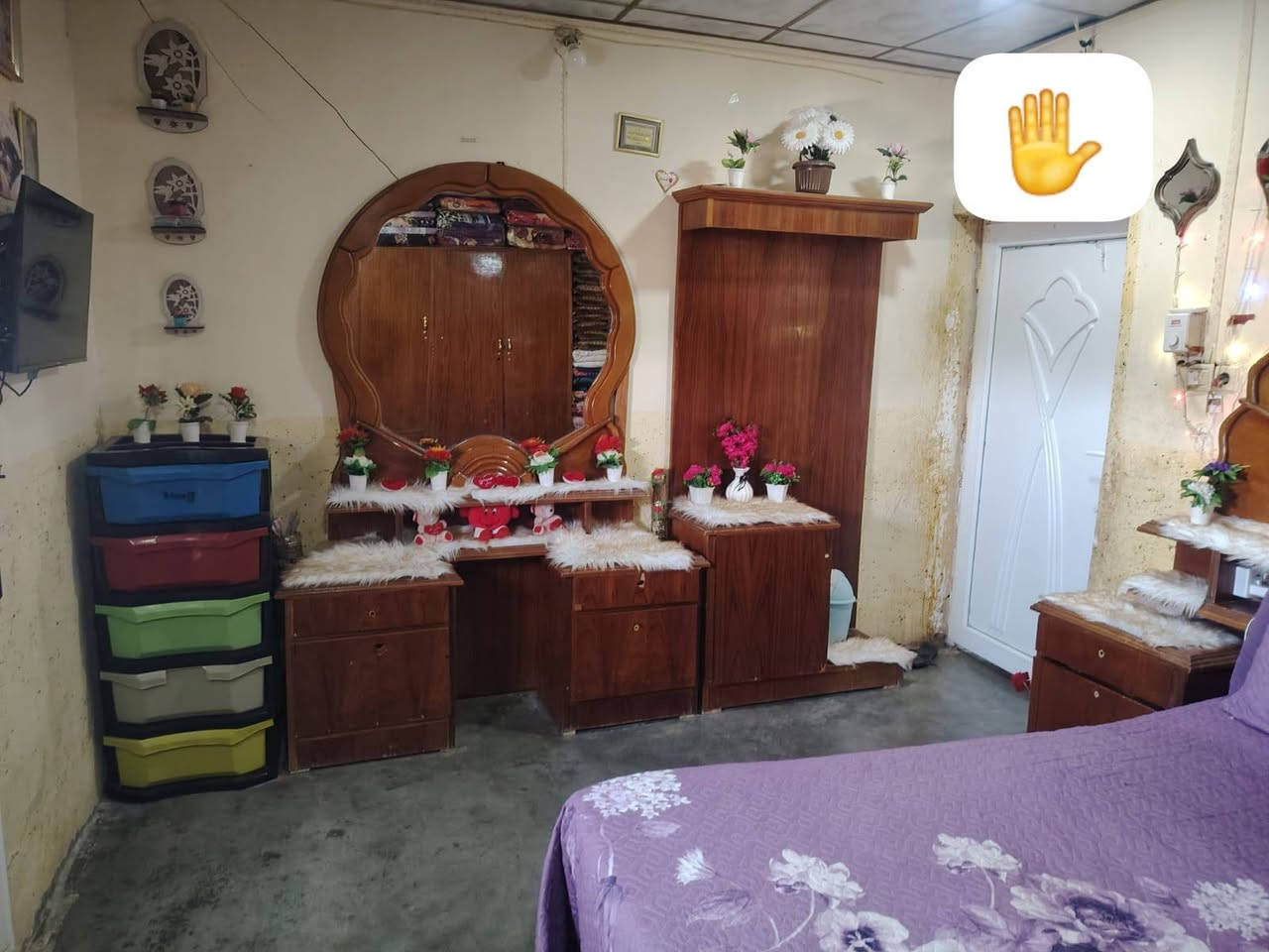 مُكلف بالنشر غرفة اخشاب صاج نظيفه حيل السعر 600 وبيهه مجال للگرايب
‏‪***********
