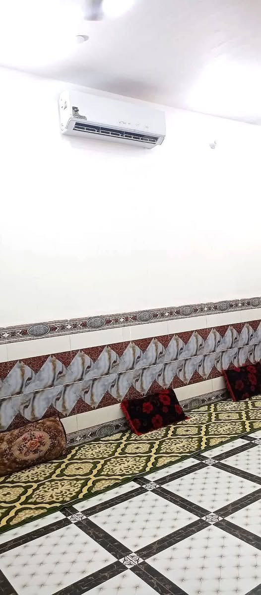🔸بيت طابو صرف للبيع مساحته 310م الموقع حي العسكري قرب مدرسة لاستبصار لابتدائيه 
🔸البيت بناء حديث عددغرف النوم 3+صاله +ستقبال +مطبخ حار +مطبخ بارد +ممر حول البيت +صحيات داخليه +صحيات خارجيه 
🔸كافه. الخدمات متوفره ماء مجاري كهرباء 
🔸للاستفسار لاتصال على الرقم ***********
