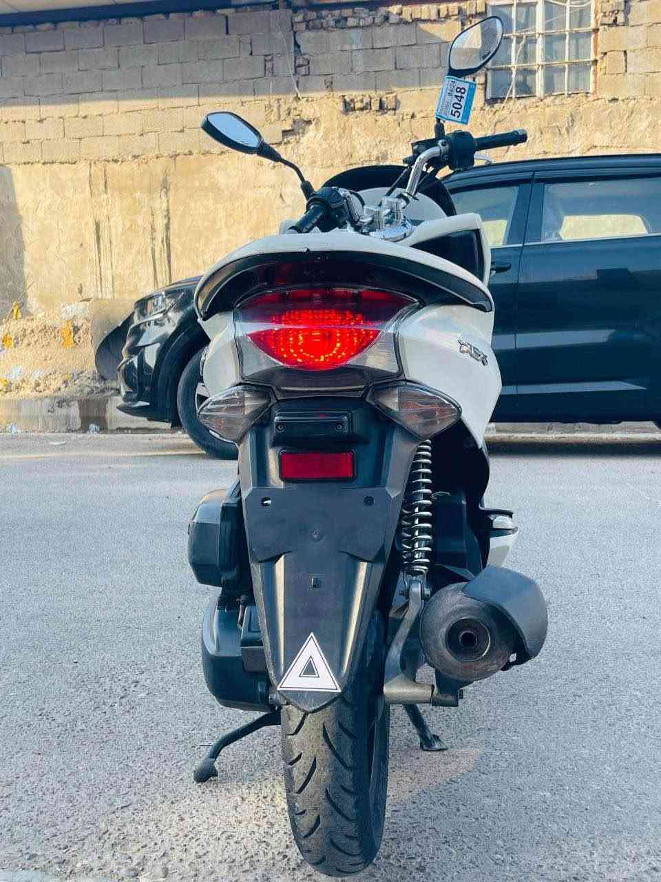 دراجه pcxجيل اول مكينه 125ماشيه ١٧ الف  دراجة  كلها ابلاديه شرط النضافه دراجهة مال رمبه مال معرض المديل 2016 ماخذها رمبه اوراق المعرض موجوده يعني مو مال شارع 
حساس ازدحام سويجات ٢ الدراجه كفاله عامه الدراجه على ايدي شوفت عينك ياباني الاصليJF جديده مكاني بغداد اي استفسار
***********
‎السعر ١٥٠٠ بغداد, العراق
